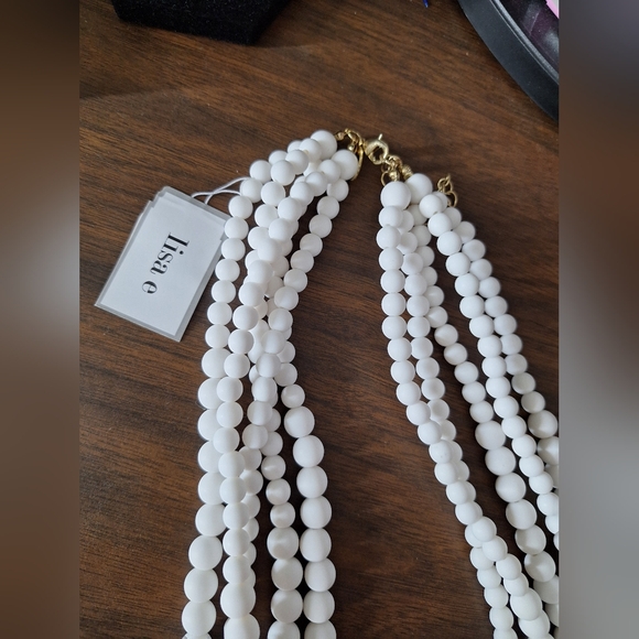 Lisa e white 5 strand statement necklace - Picture 2 of 4